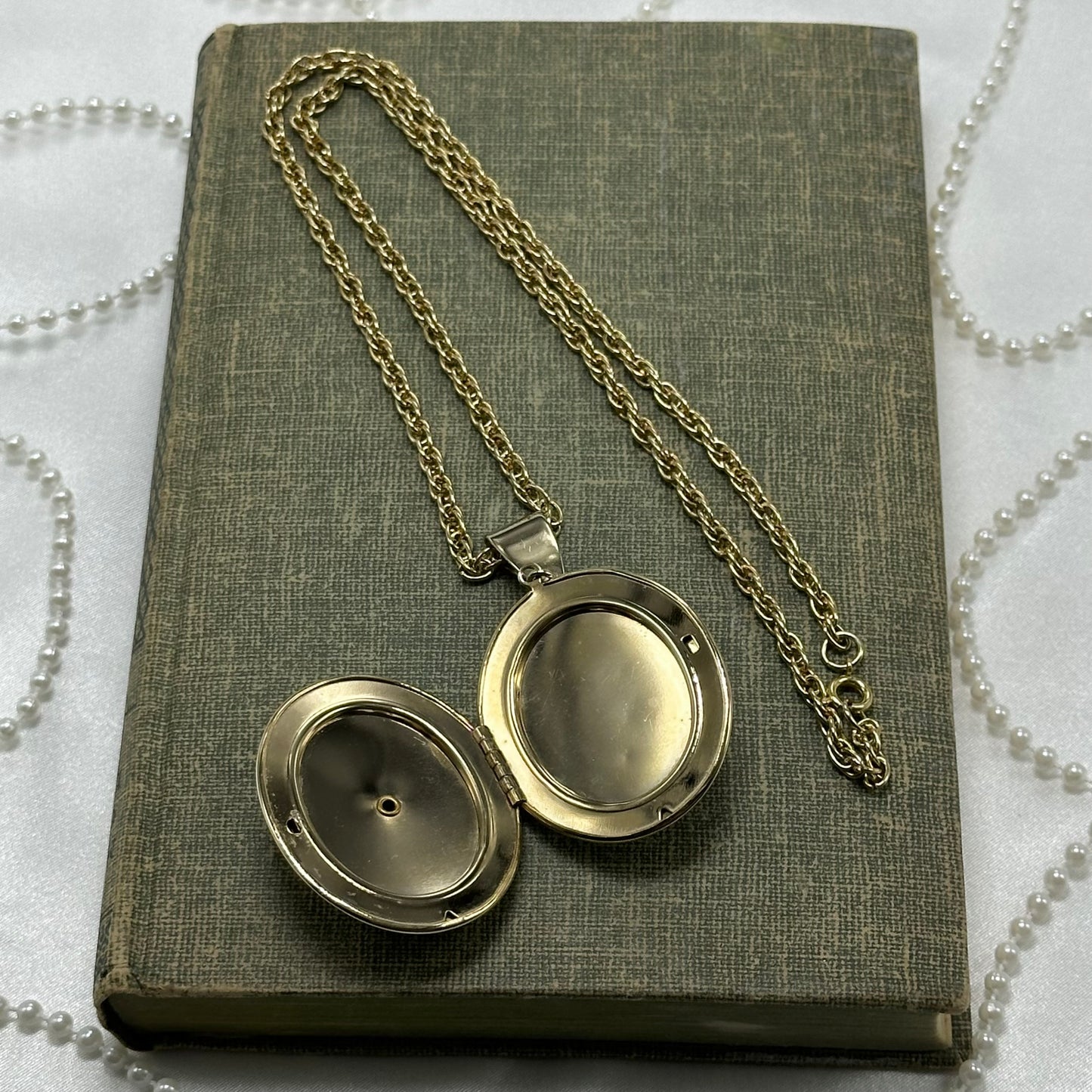 Vintage Floral Filigree Locket Necklace