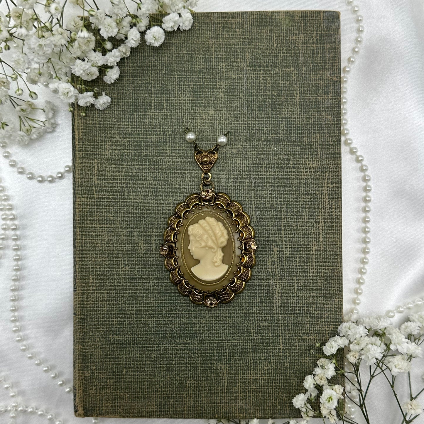 Vintage Filigree Cameo Pendant