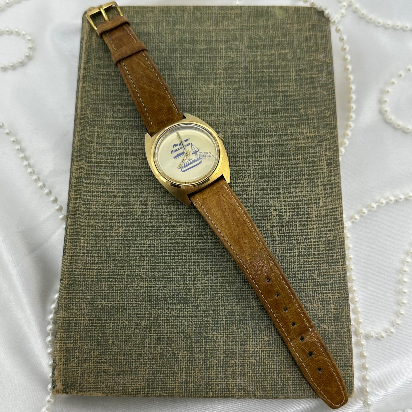 Vintage Gold Bayliner Buccaneer Sailboat Yacht Automatic Watch