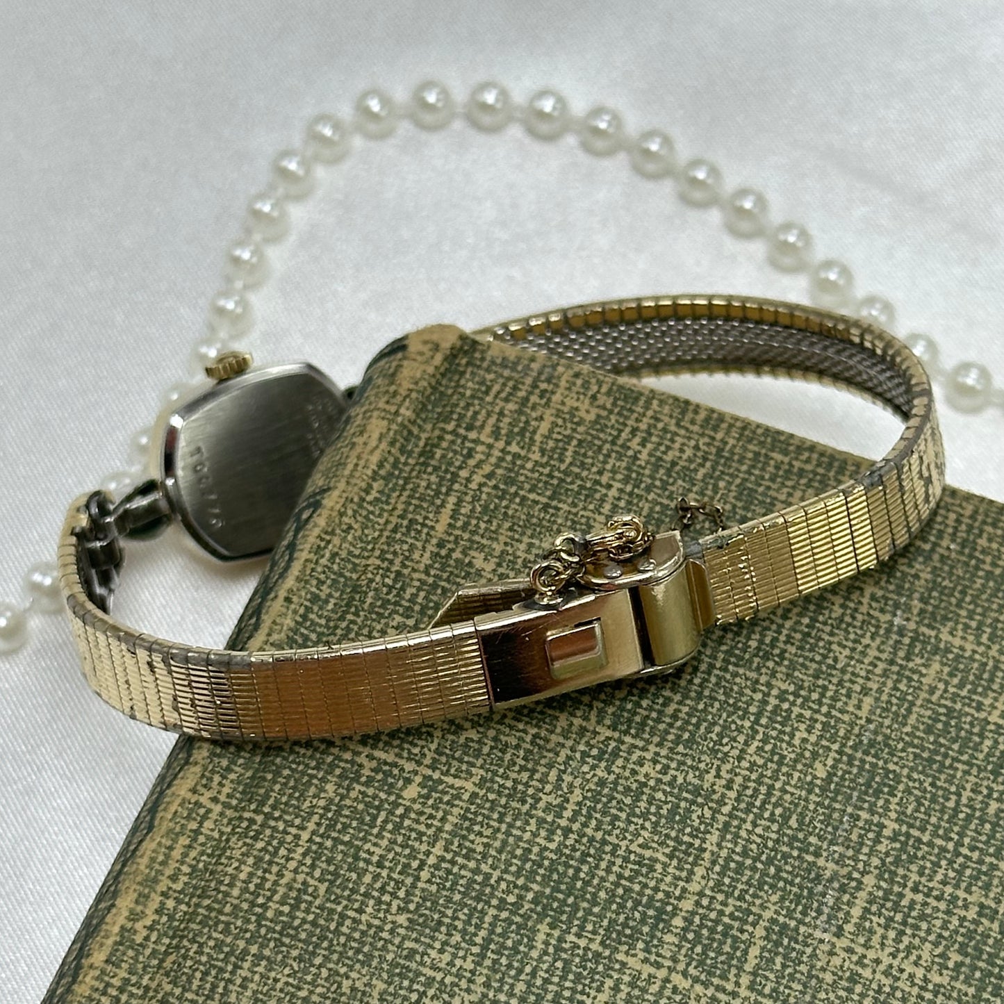 Dainty Vintage 1976 Bulova 23 Jewels Wind-Up Watch