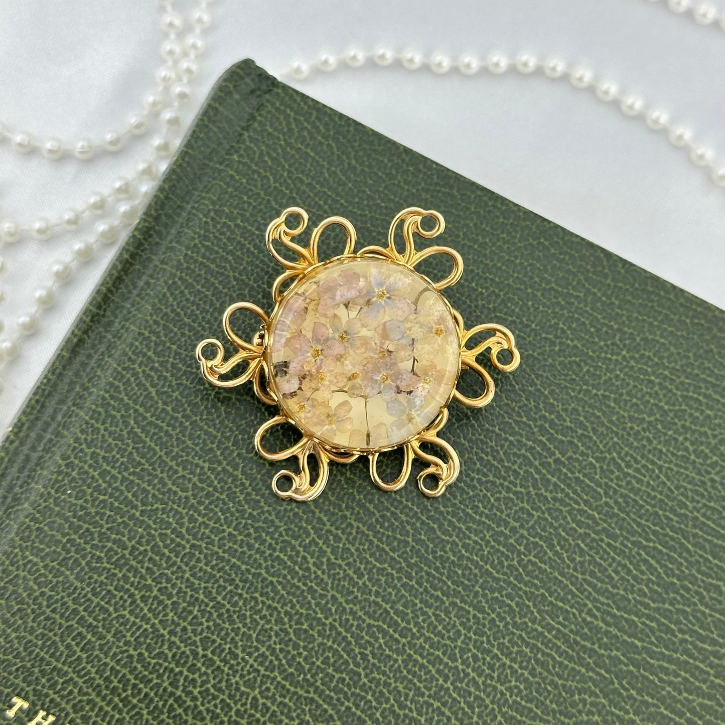 Vintage Gold Flower Filled Brooch