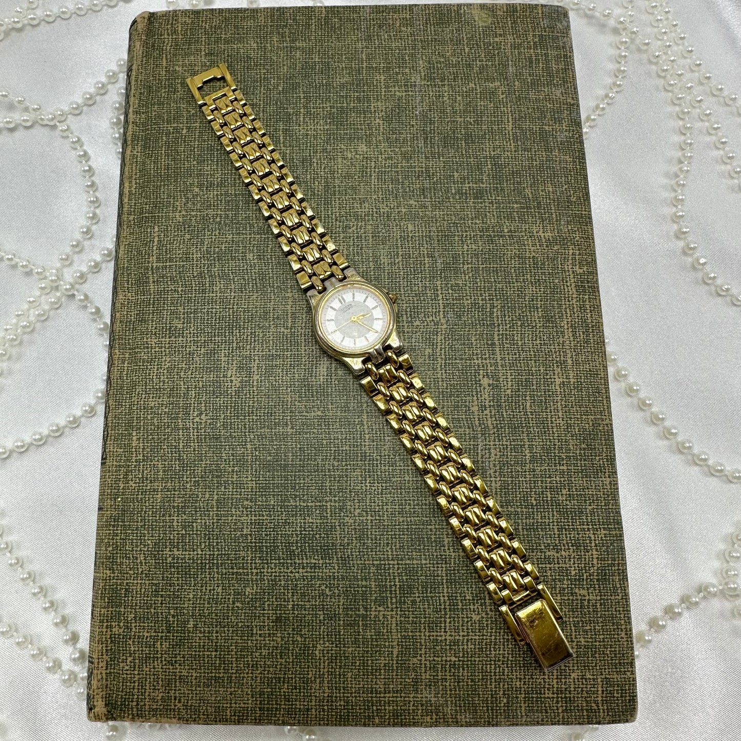 Vintage Gold Round Dial Citizen Watch
