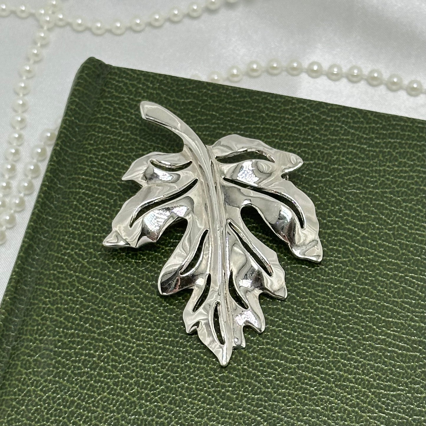 Vintage Art Nouveau Silver Leaf Brooch