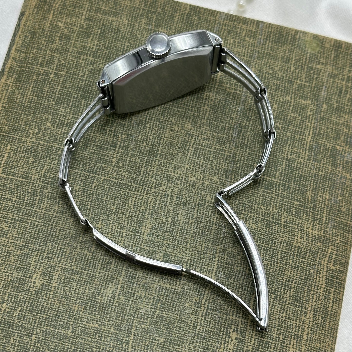 Antique 1930's Art Deco Ingraham Wrist-Fit Wind Up Watch