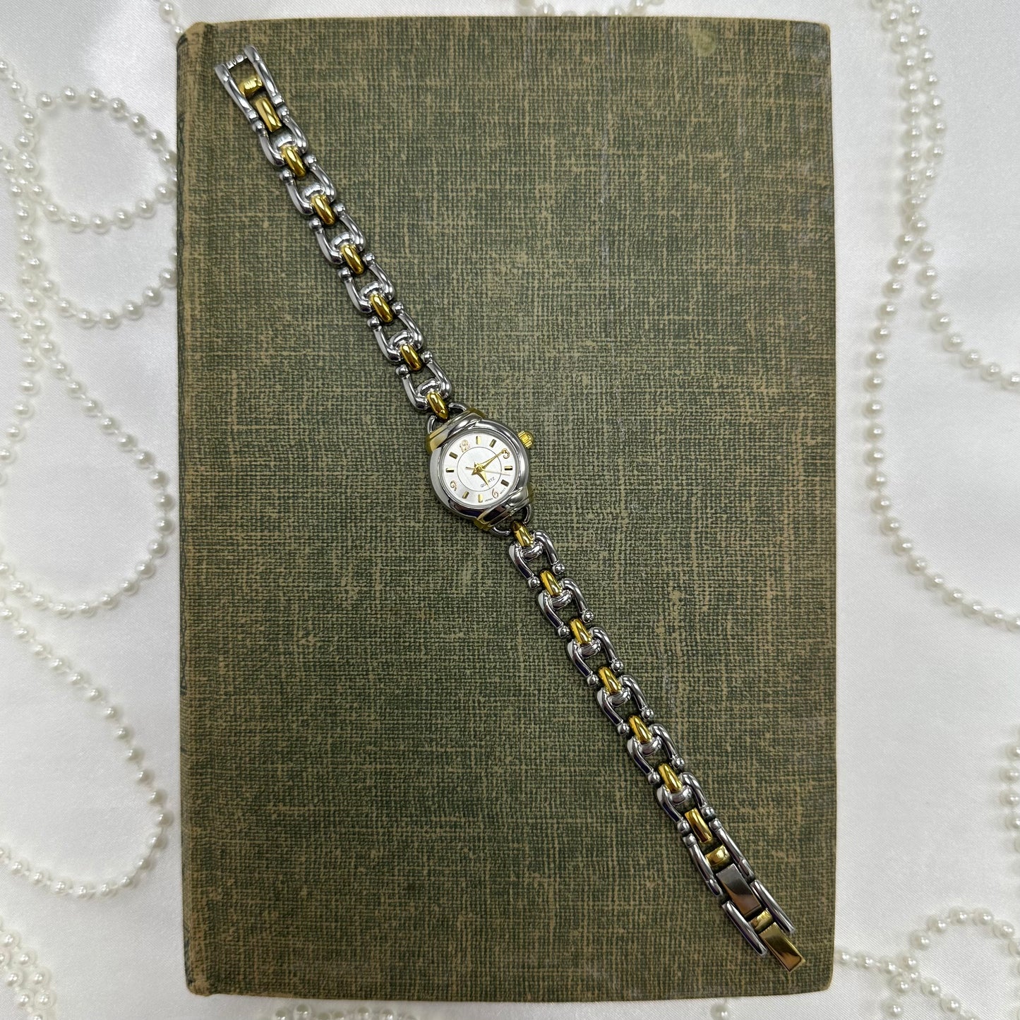 Two-Tone Round Dial Watch