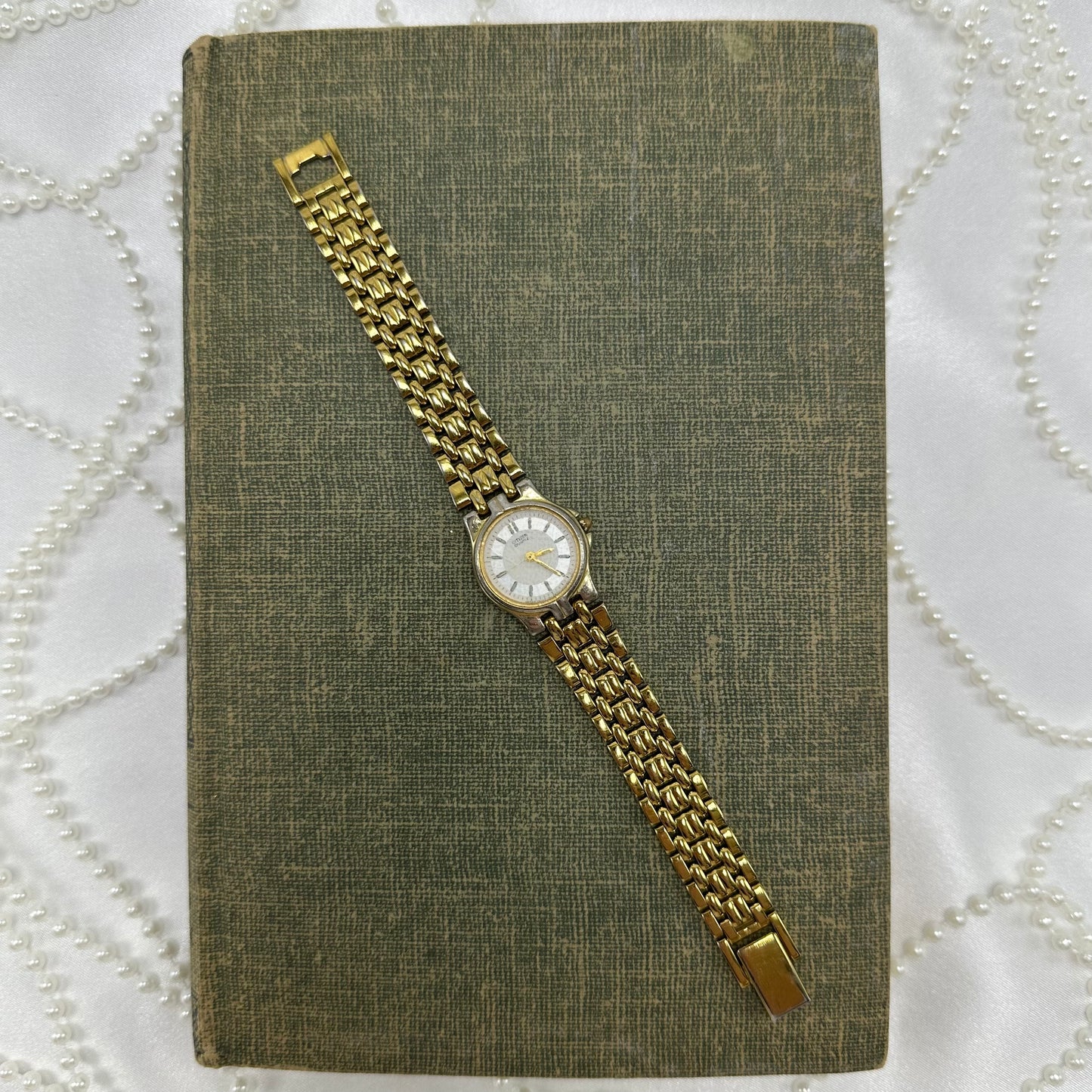 Vintage Gold Round Dial Citizen Watch