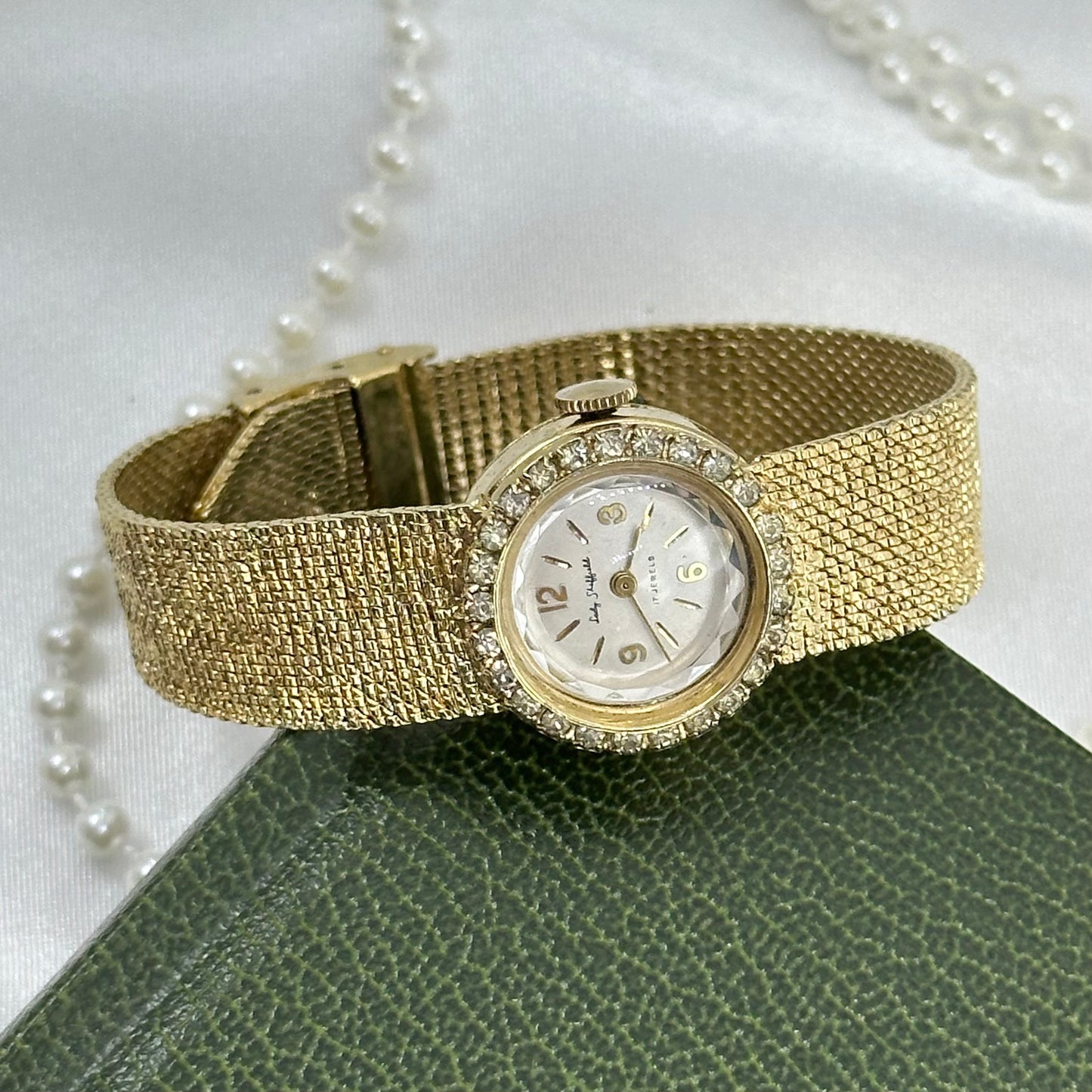 Diamanté Wind-Up 17 Jewels Round Dial Watch