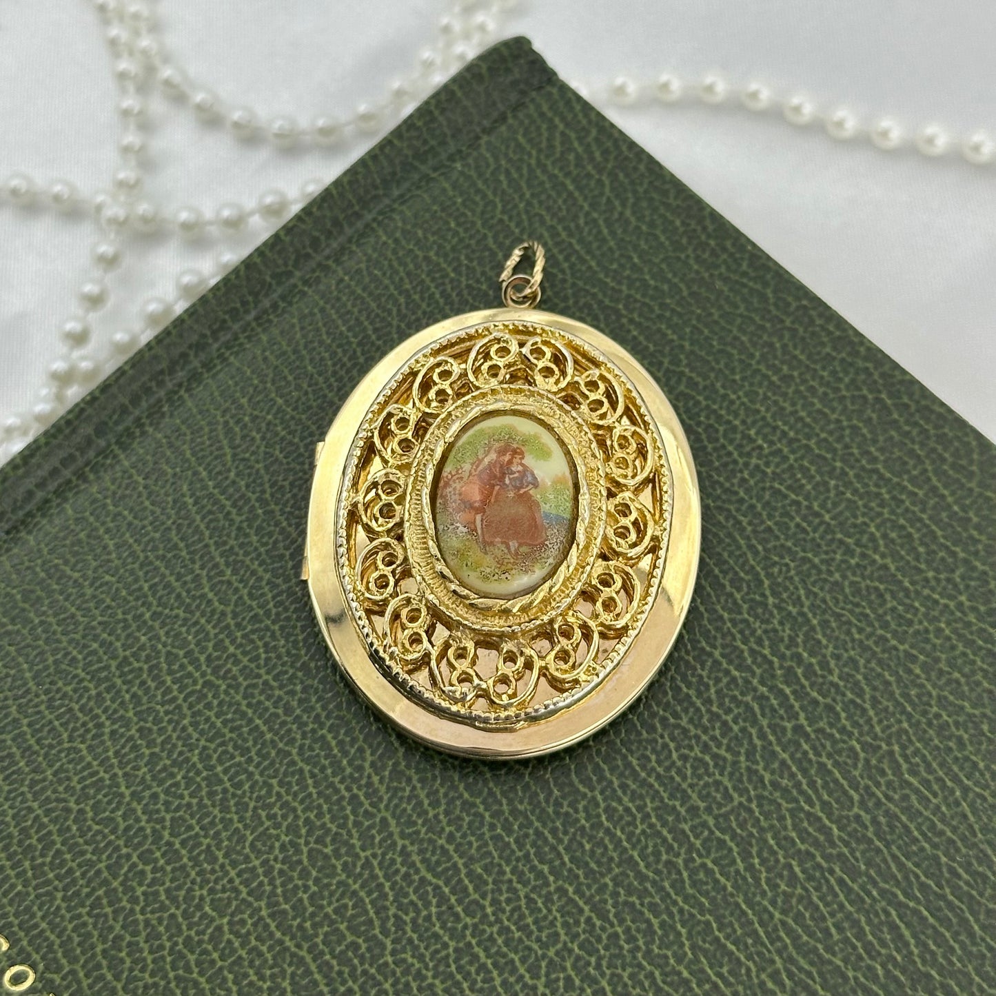 Gold Vintage Fragonard Couple Filigree Locket