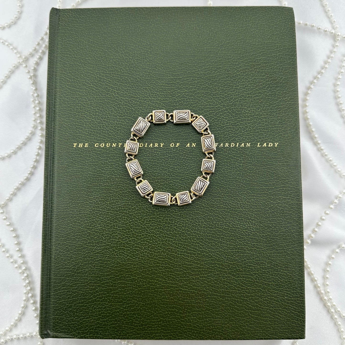 Two-Tone Geometric Bracelet with Magnetic Clasp