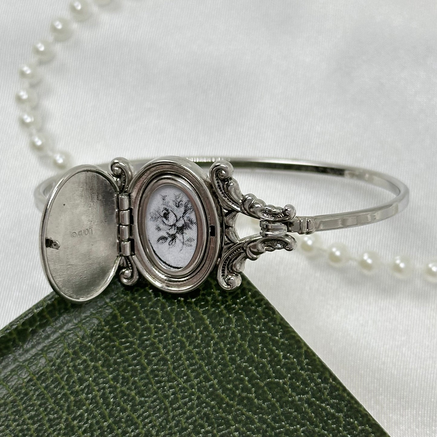 1970's Vintage Silver Avon Hidden Locket Bangle