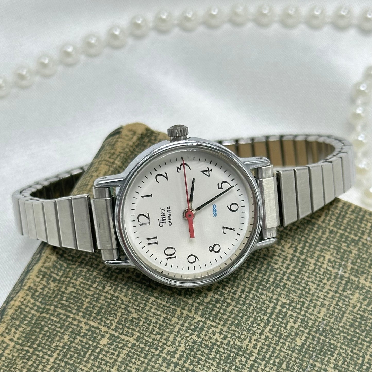 Vintage Round Dial Silver Timex Watch