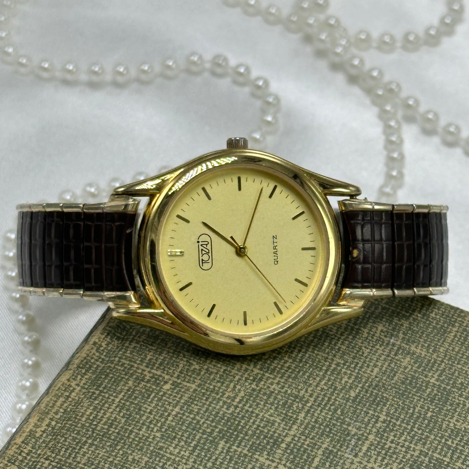 Vintage Tozai Round Dial Gold Watch