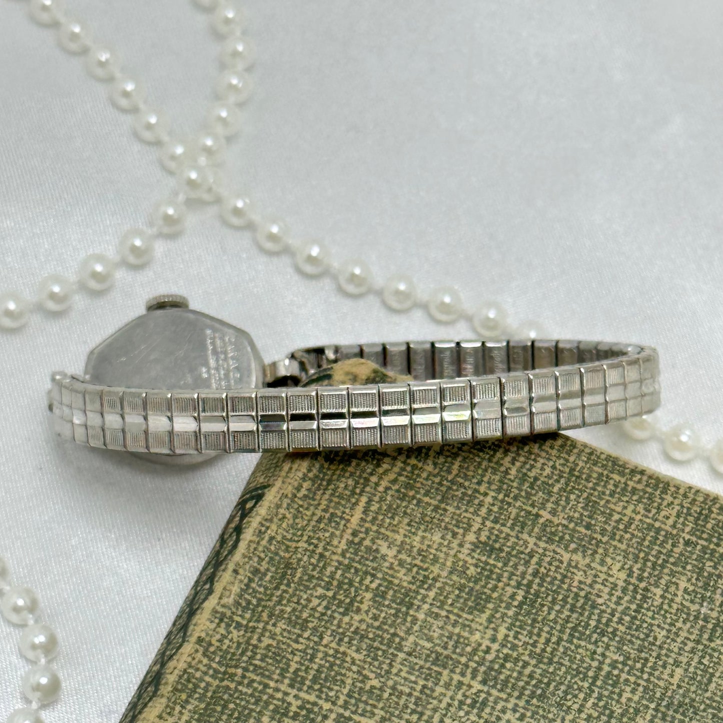 Dainty Silver 1975 Caravelle Wind-Up Cocktail Watch