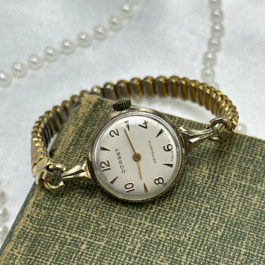Vintage Round Dial Gold Dorset Wind-Up Watch