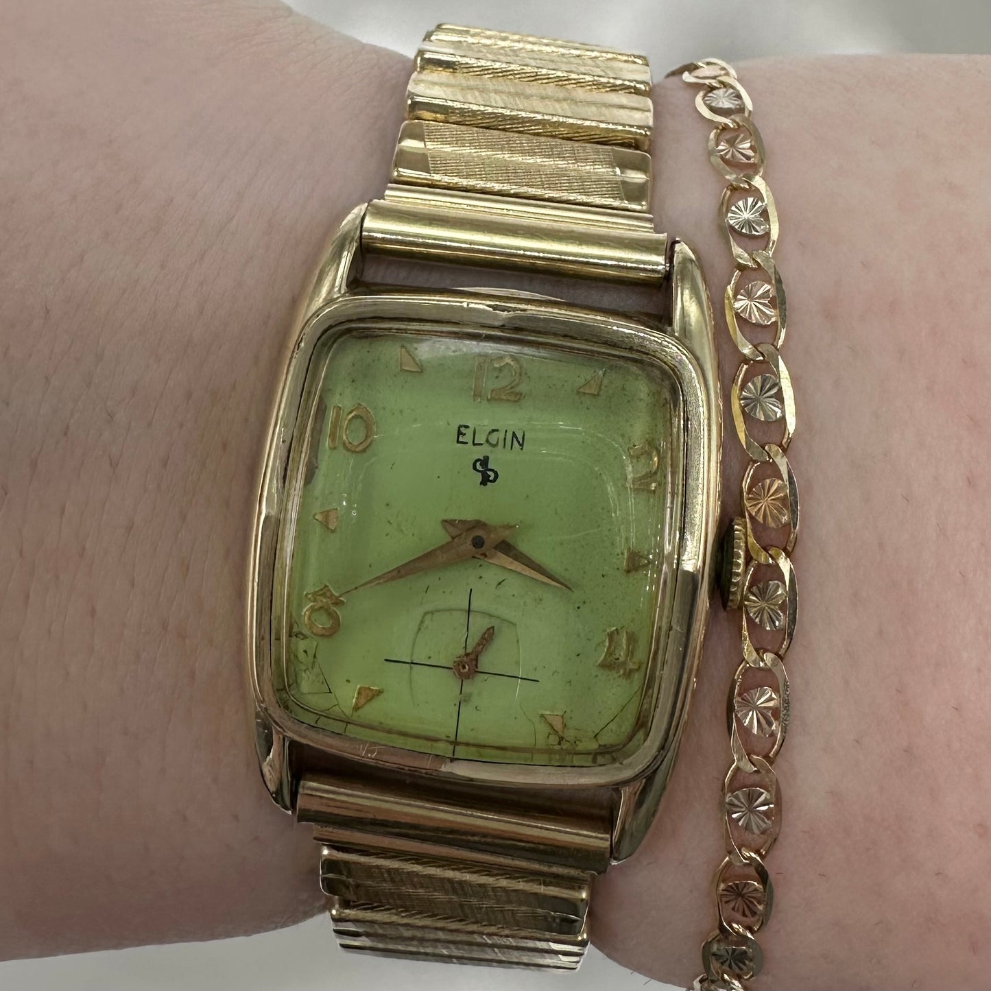 1940's Green Dial Elgin De Luxe Wind-Up Watch