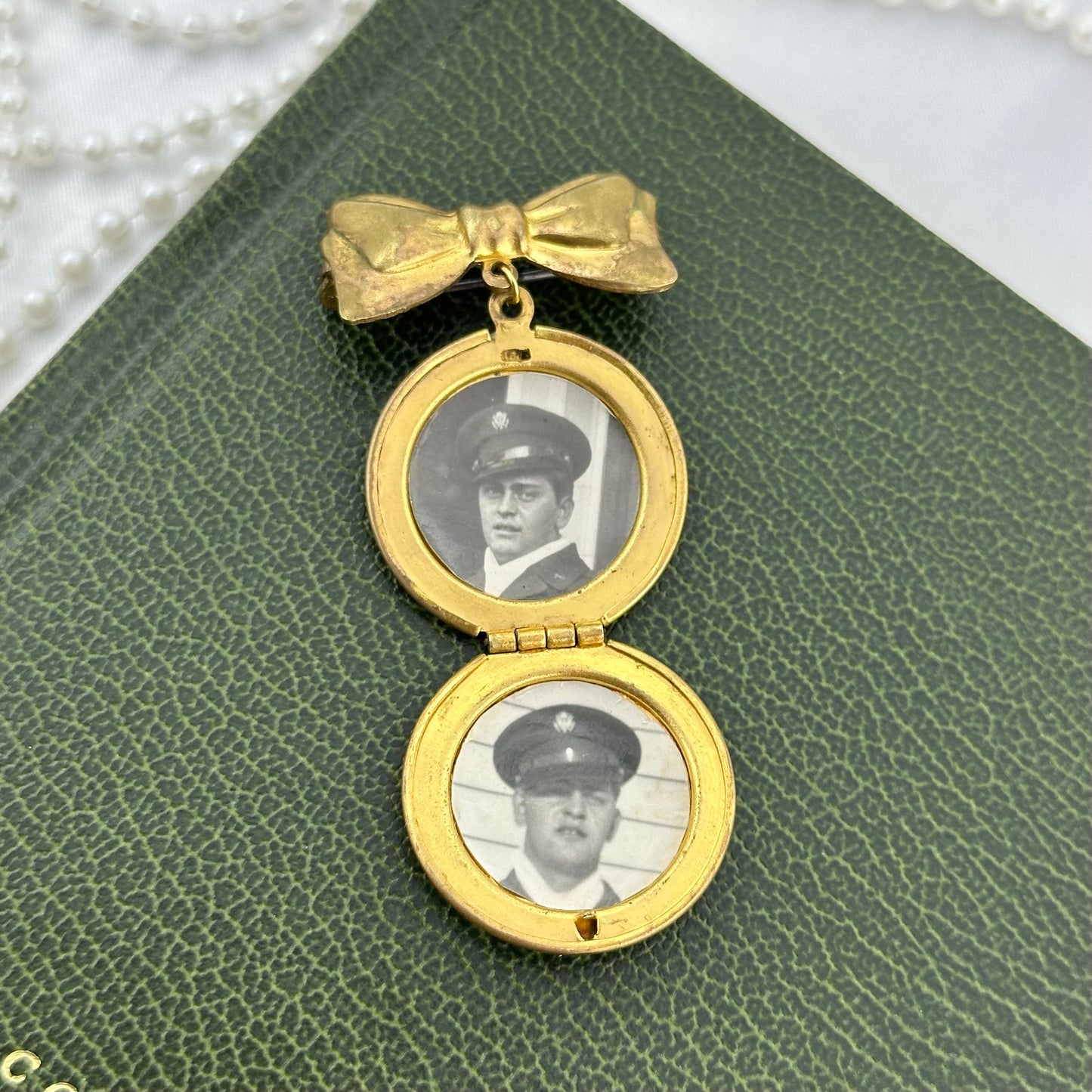 Vintage Gold Heart and Bow Round Locket Pin