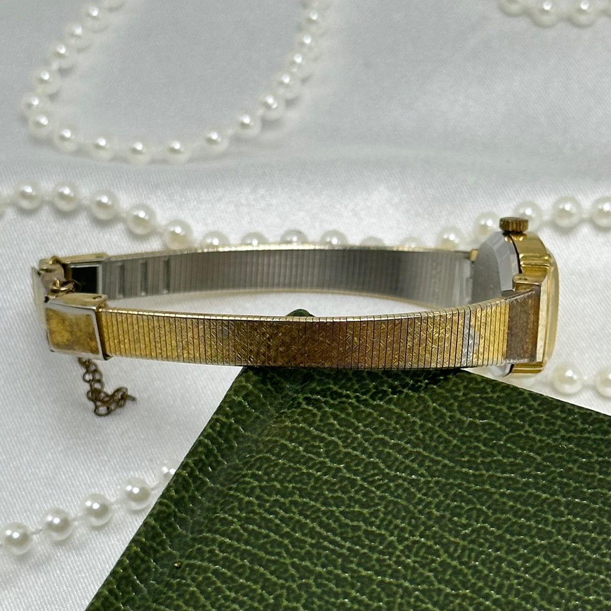 Dainty Gold Vintage Pulsar Watch