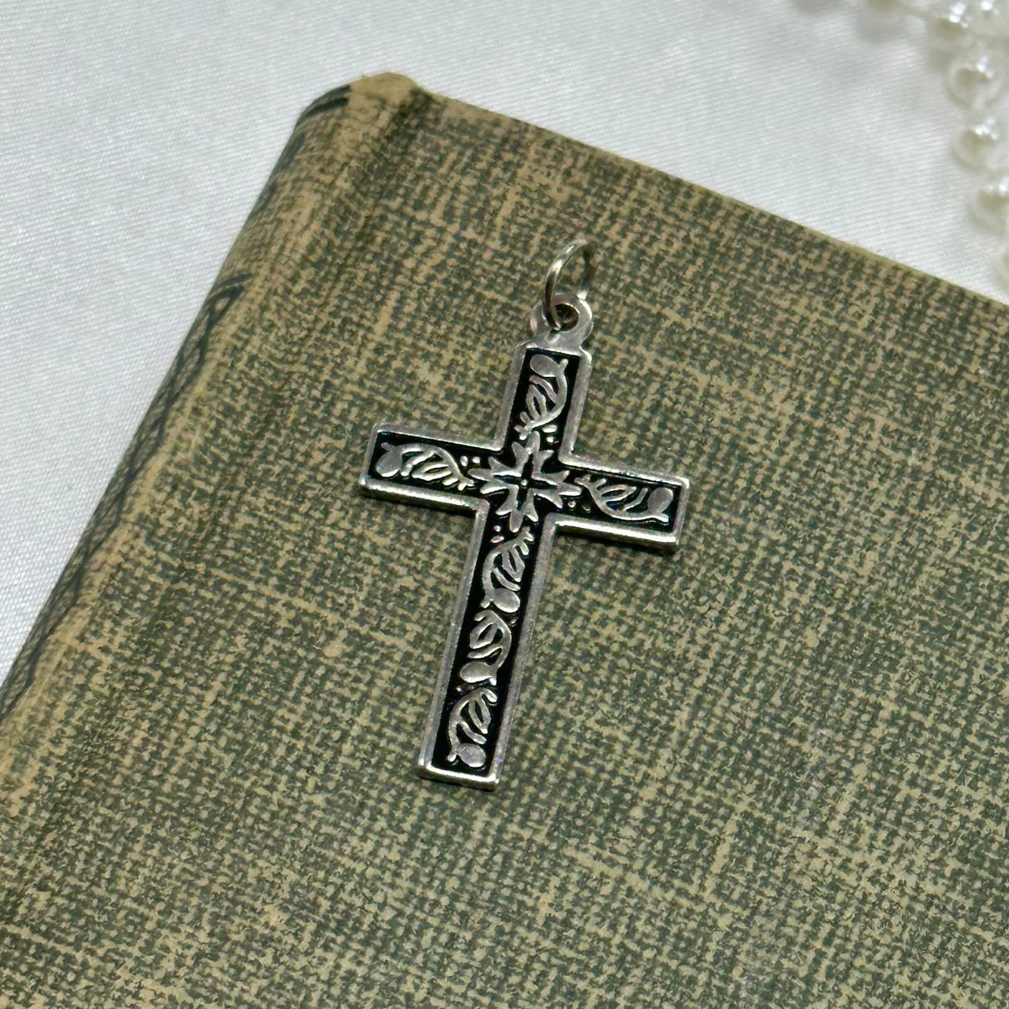 Vintage Silver and Green Pendant & Cross Pendant Bundle