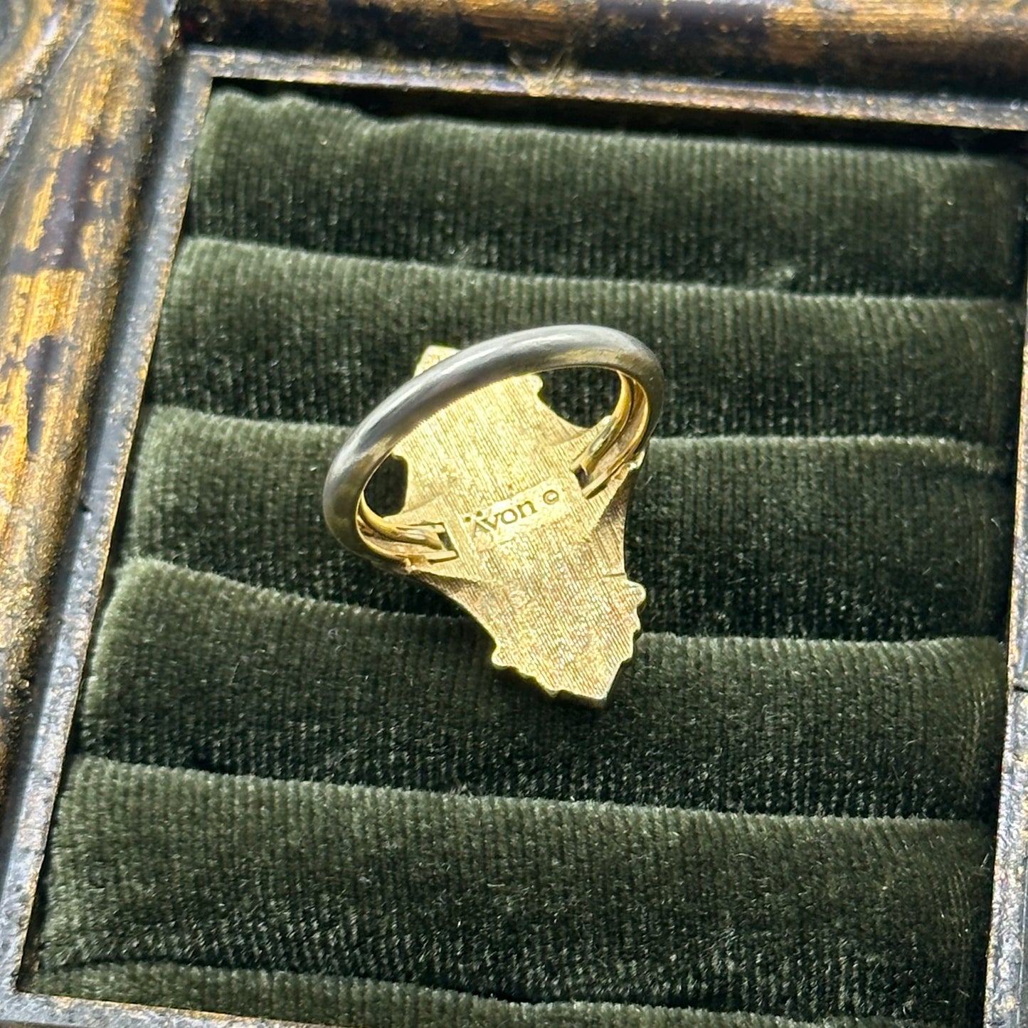 1976 Gold Avon Kensington Ring