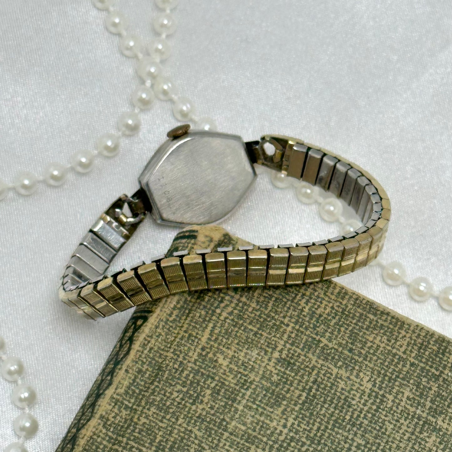 Dainty Gold Vintage Central Wind-Up Watch