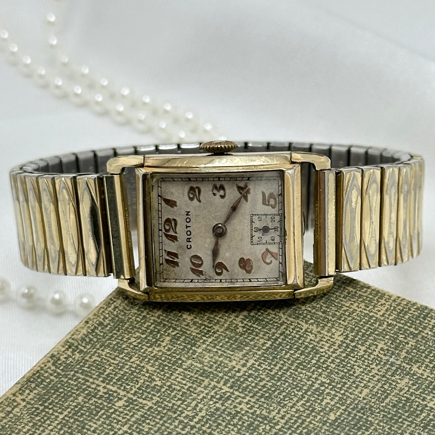 Art Deco Croton Vintage Swiss Made 7 Jewels Watch with Sub Second Hand