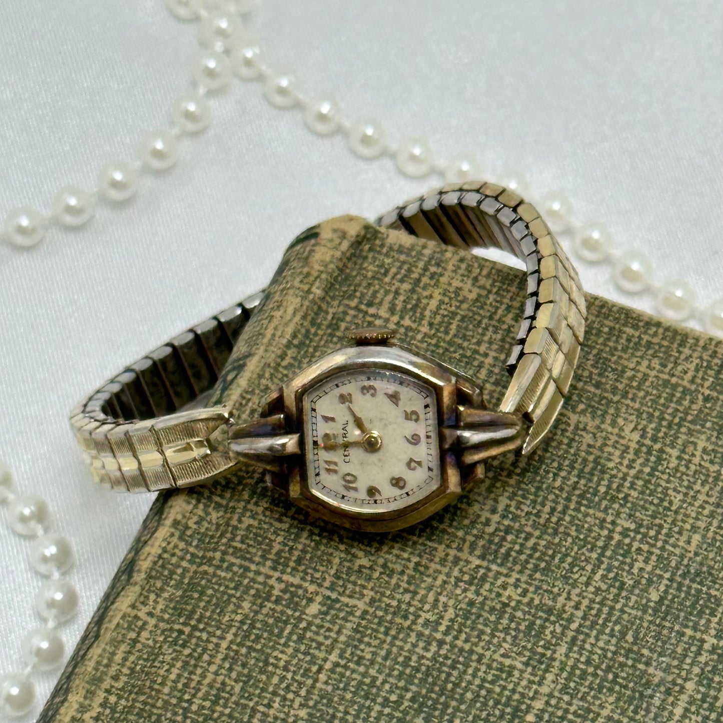 Dainty Gold Vintage Central Wind-Up Watch