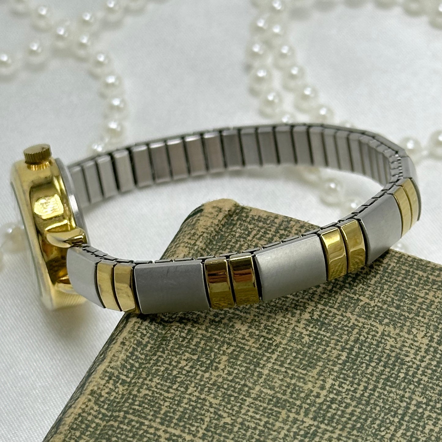 Two-Tone Round Dial Viewpoint Watch