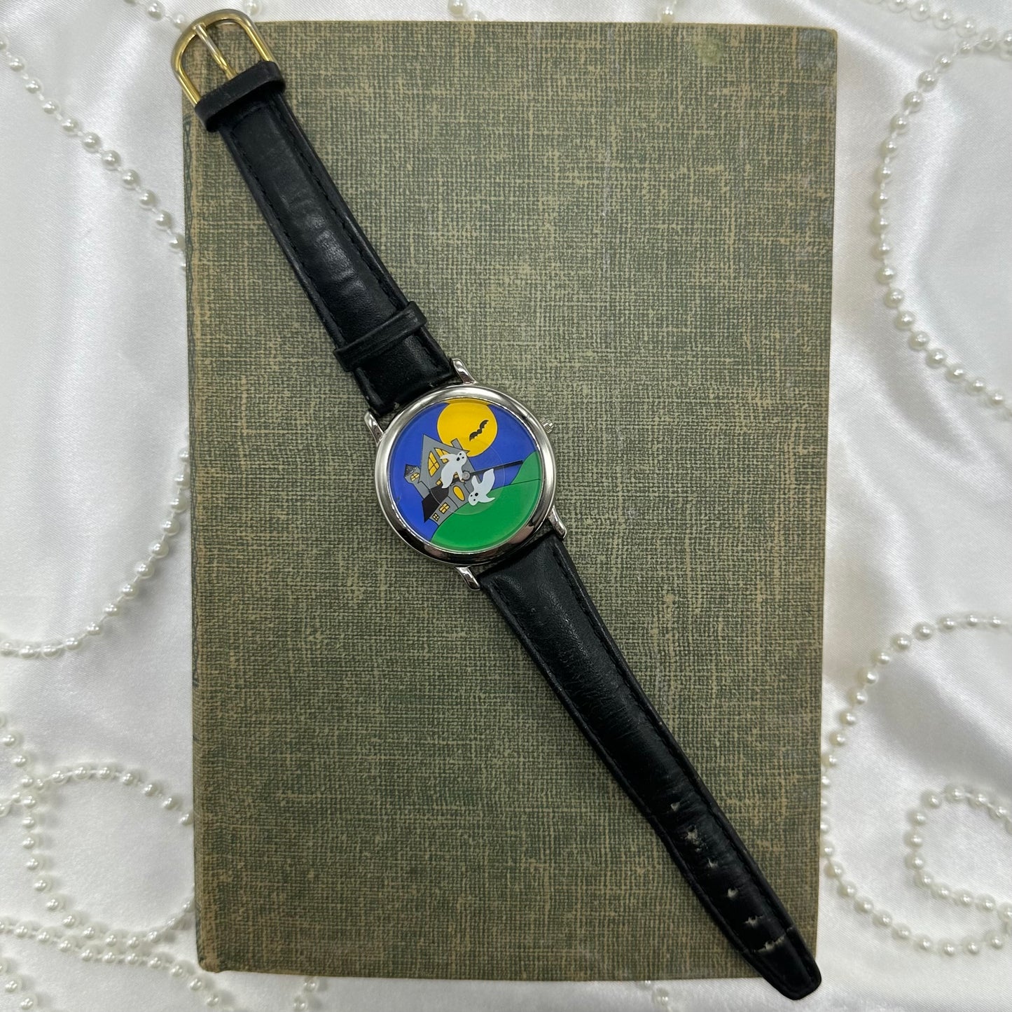 Unique Vintage Moving Ghosts Watch