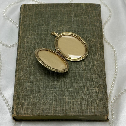 Oval Multicolor Stone Photo Locket