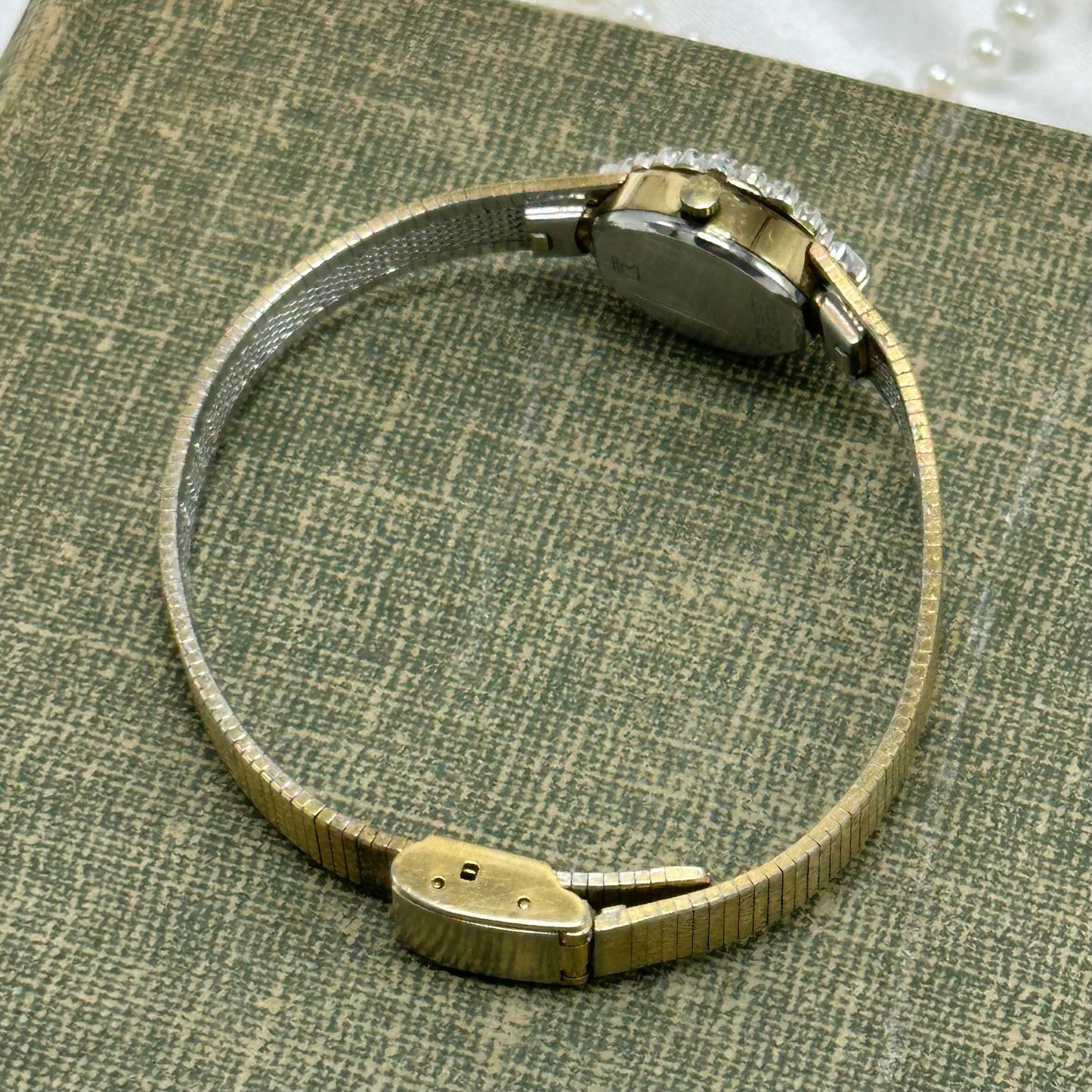 80's Gold Diamanté Heart Dial Watch