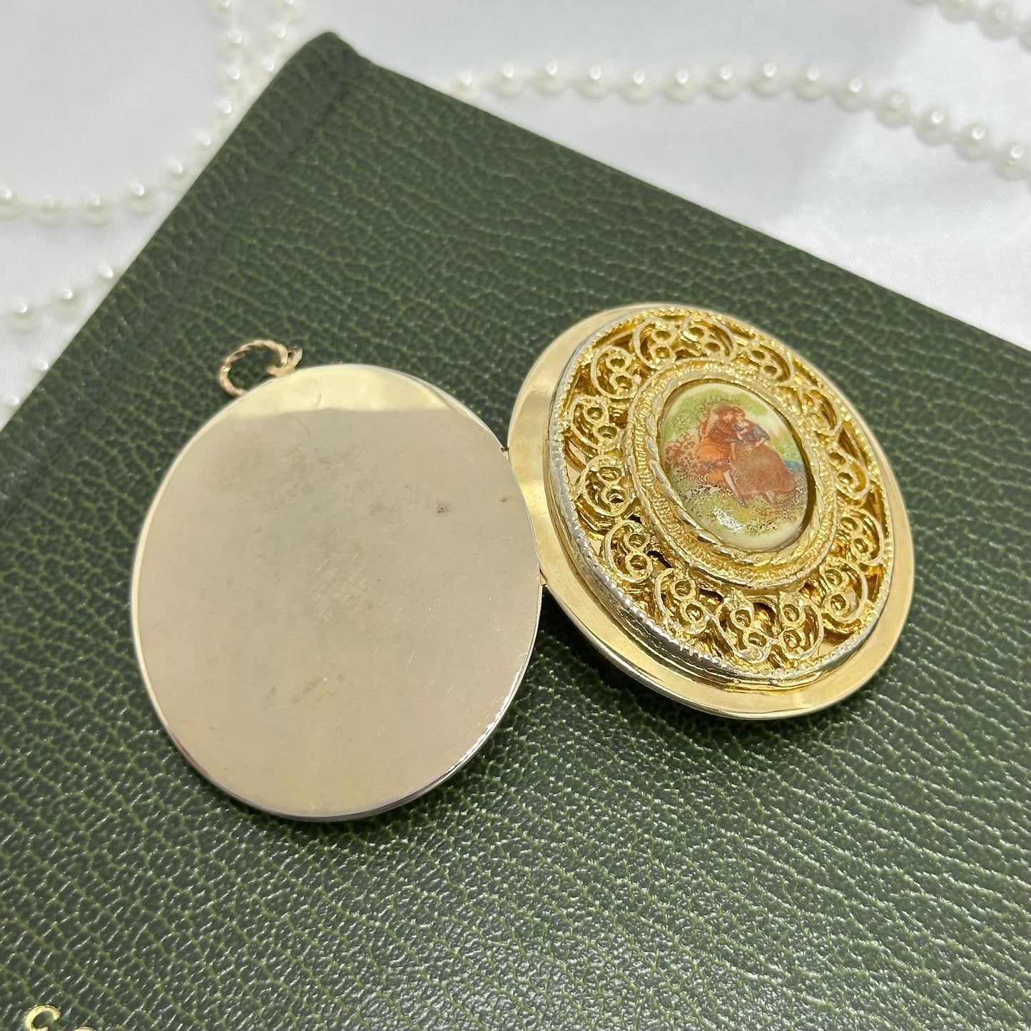 Gold Vintage Fragonard Couple Filigree Locket