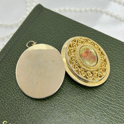 Gold Vintage Fragonard Couple Filigree Locket