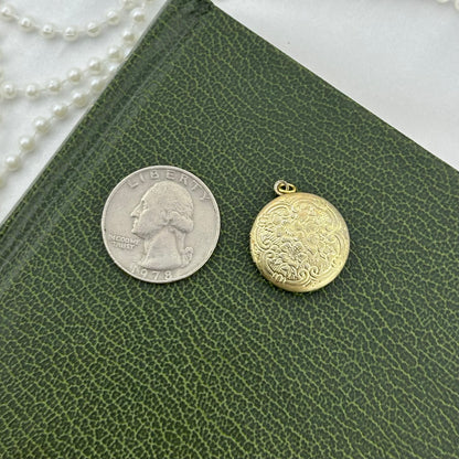 Vintage Gold Round Flower Locket