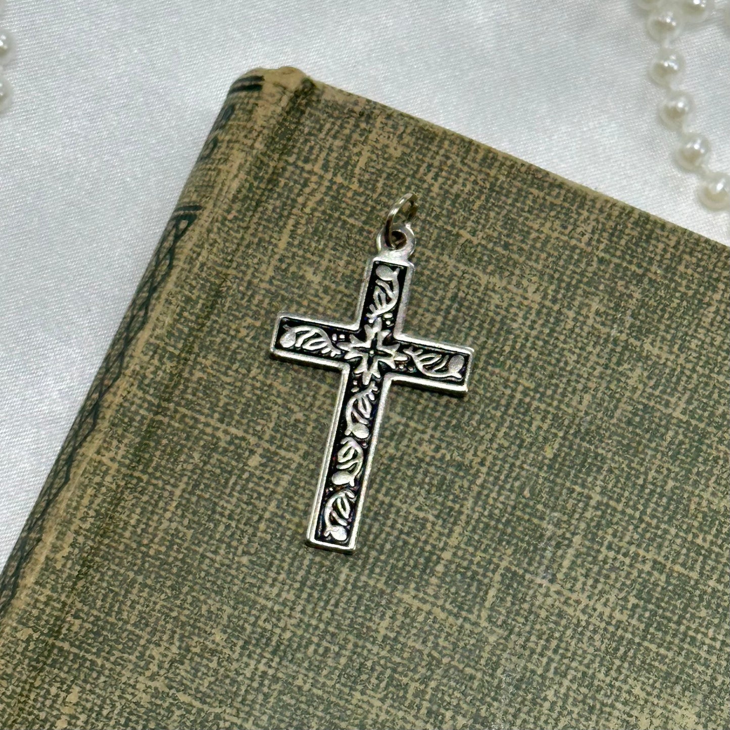Vintage Silver and Green Pendant & Cross Pendant Bundle