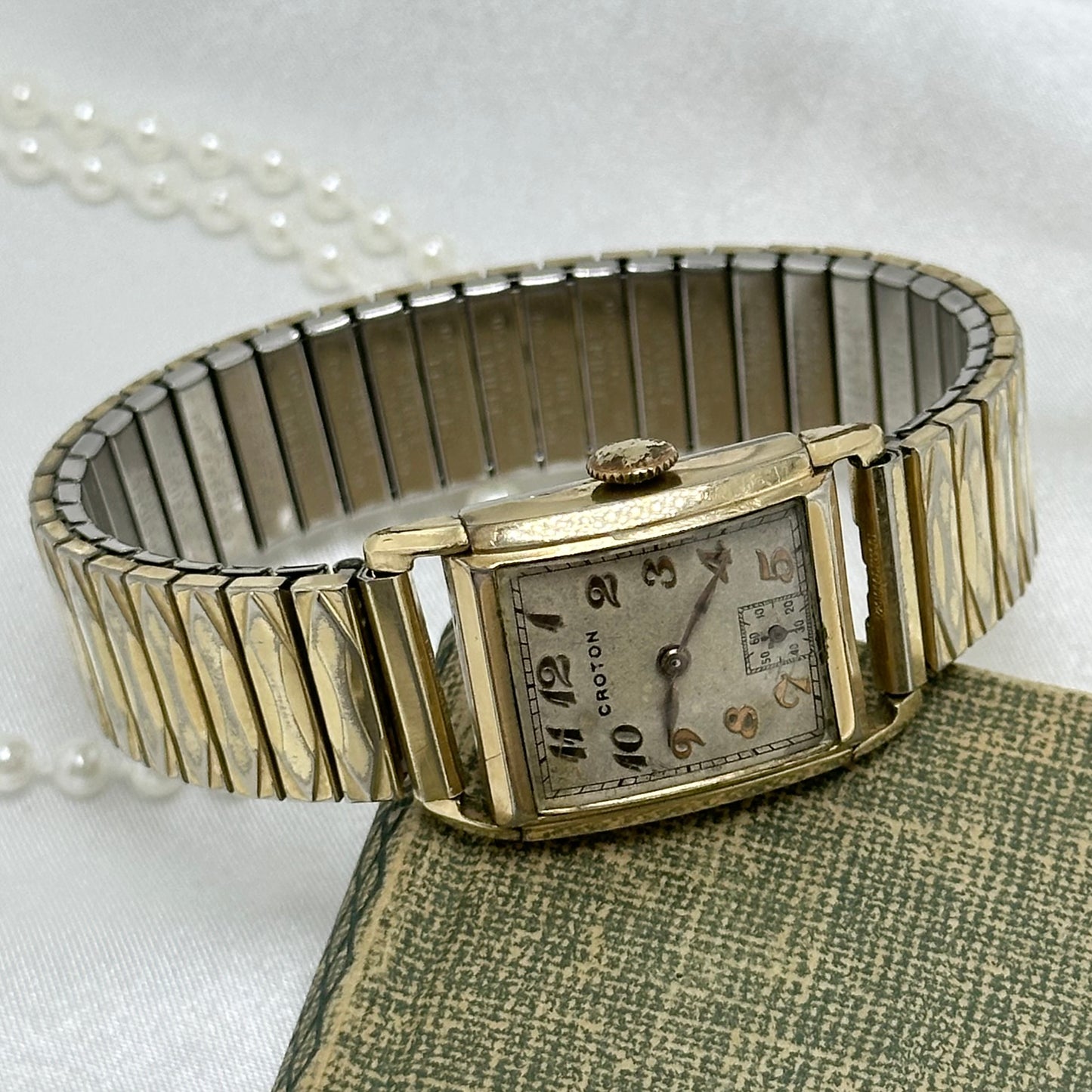 Art Deco Croton Vintage Swiss Made 7 Jewels Watch with Sub Second Hand