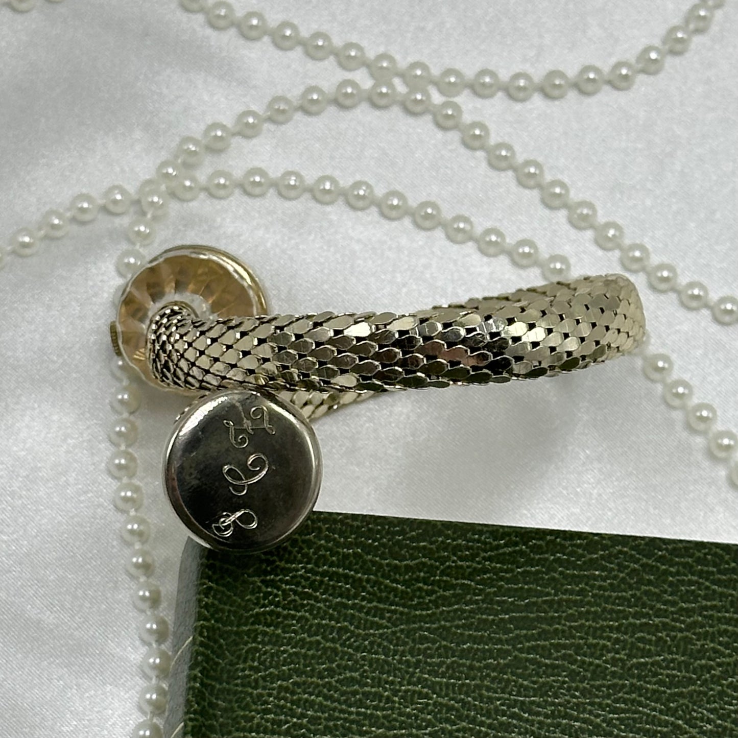 Silver Vintage Wind-Up Wrap Around Mesh Bracelet Watch