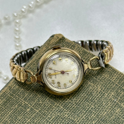 Vintage 1940's Gold Round Dial Harvel Wind-Up Watch