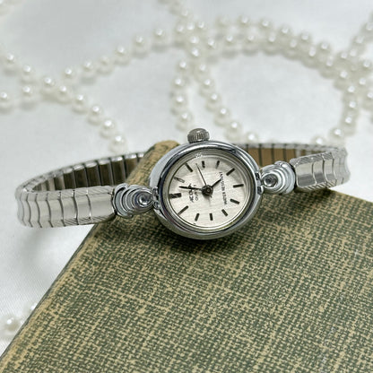 Classic Silver Round Dial Acqua Watch