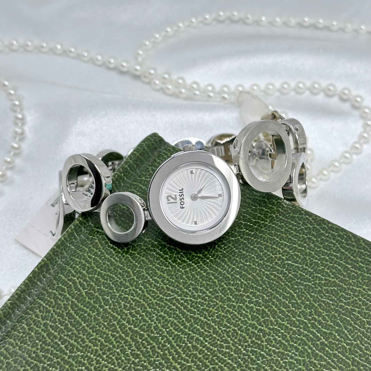 Geometric Circle Band Vintage Silver Fossil Watch