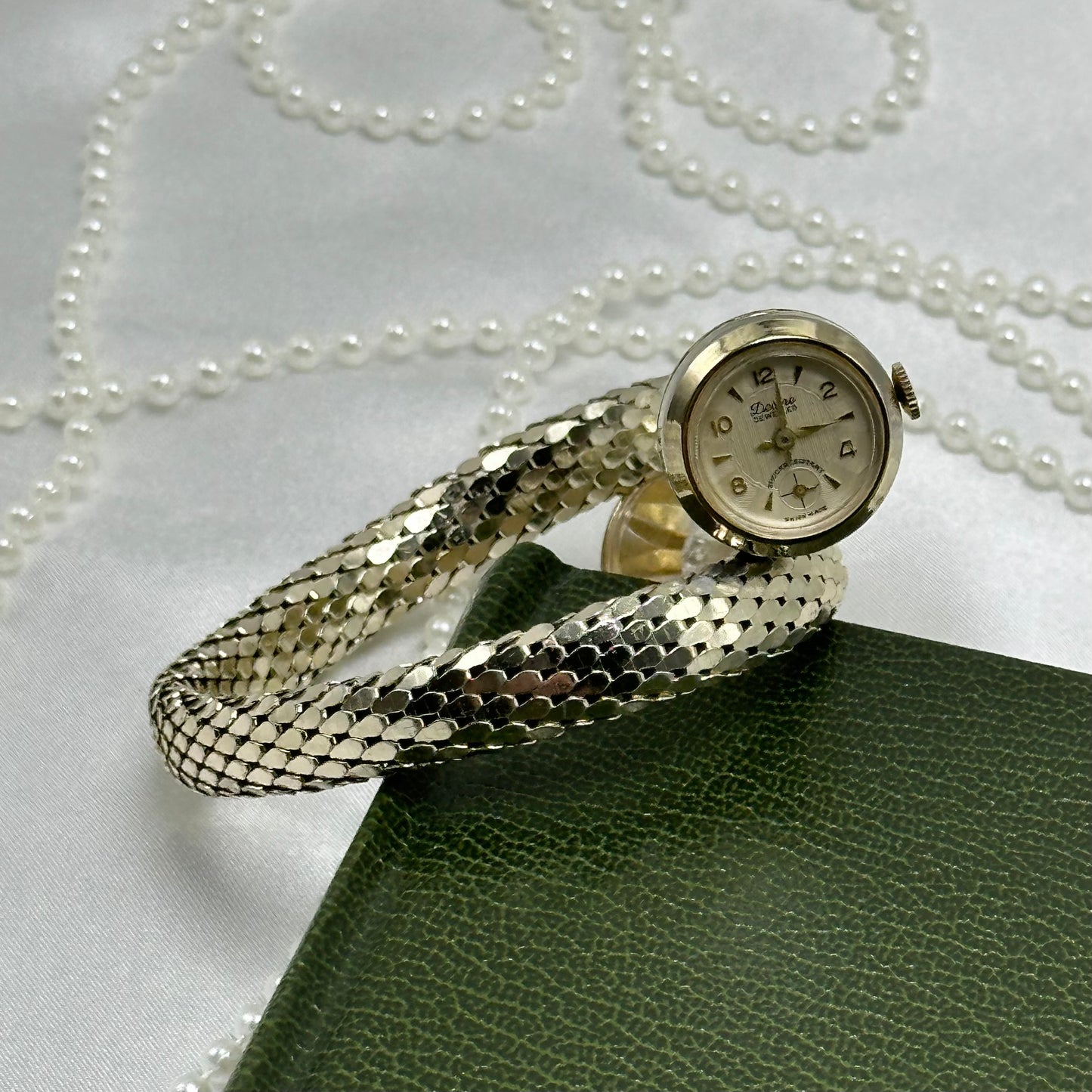 Silver Vintage Wind-Up Wrap Around Mesh Bracelet Watch
