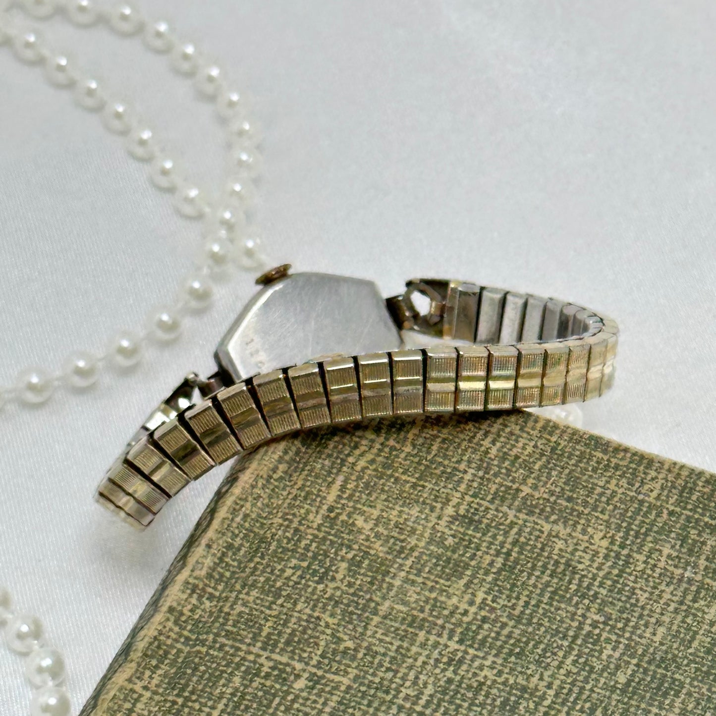 Dainty Gold Vintage Central Wind-Up Watch