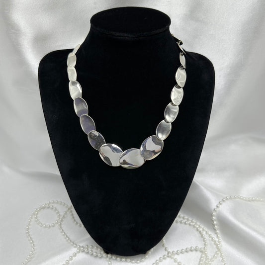 Vintage silver tone Avon necklace with oval links.