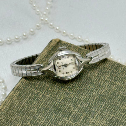 Dainty Silver 1975 Caravelle Wind-Up Cocktail Watch