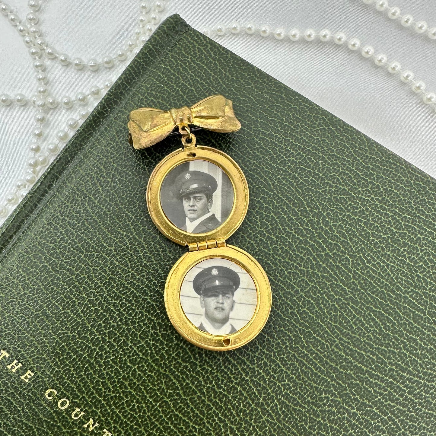 Vintage Gold Heart and Bow Round Locket Pin