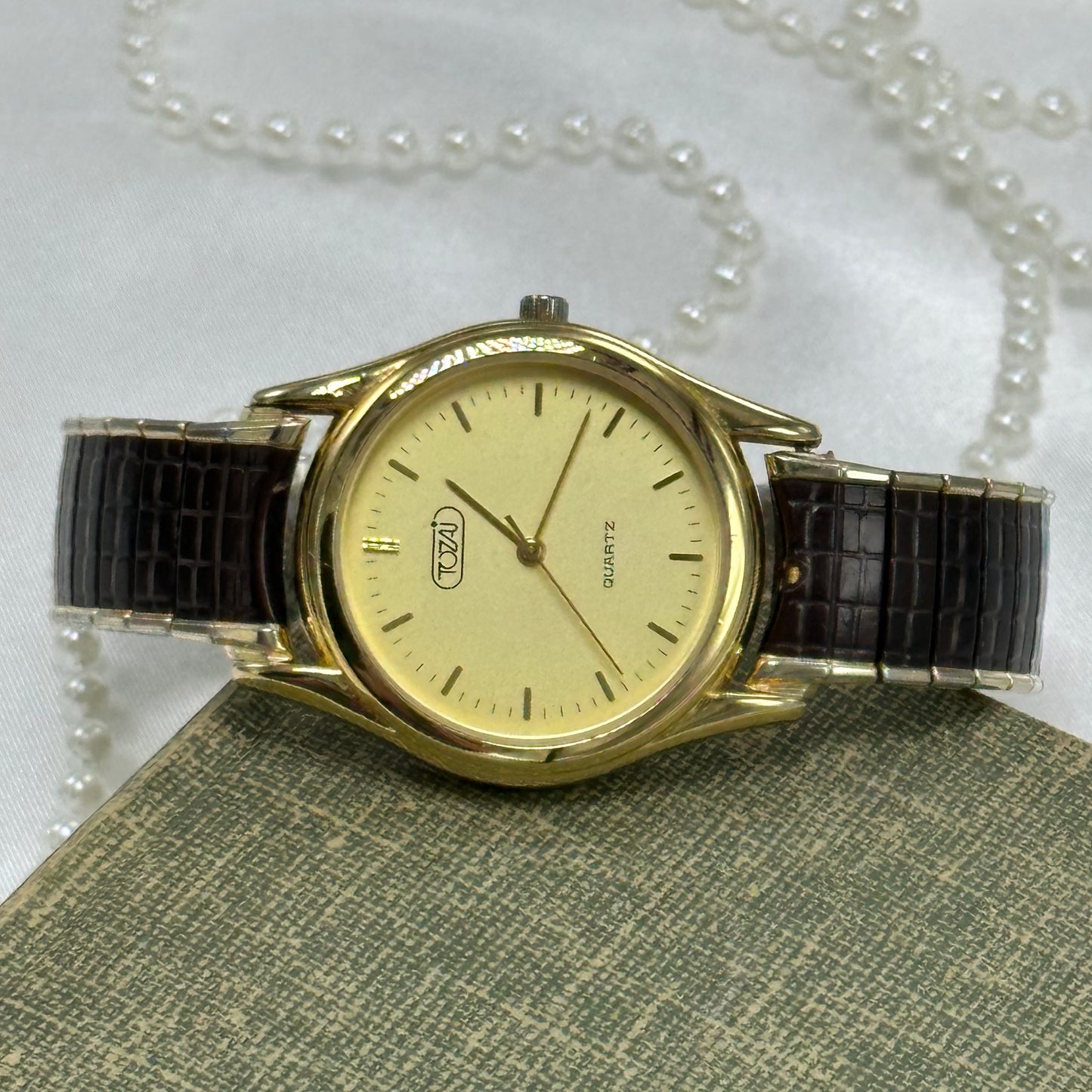 Vintage Tozai Round Dial Gold Watch