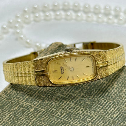 Dainty Vintage Seiko Watch with Rectangle Dial