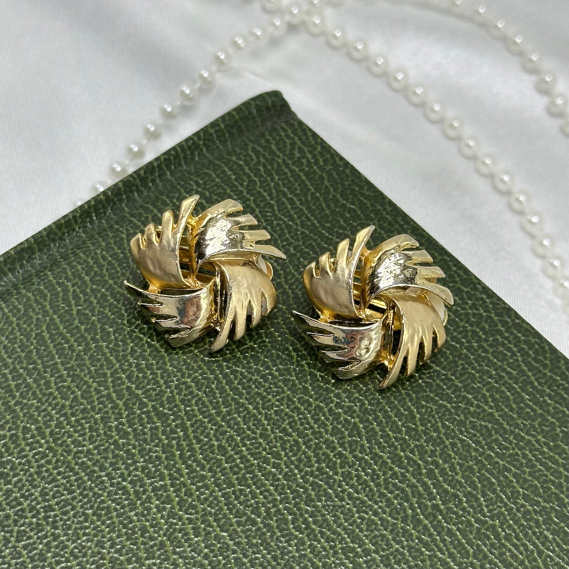 Chunky Gold Starburst Vintage Clip On Earrings