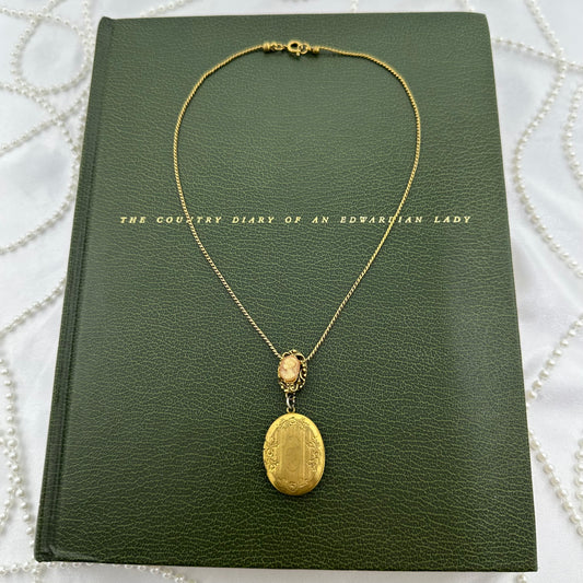 Vintage Gold Oval Locket Cameo Necklace