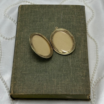 Oval Multicolor Stone Photo Locket