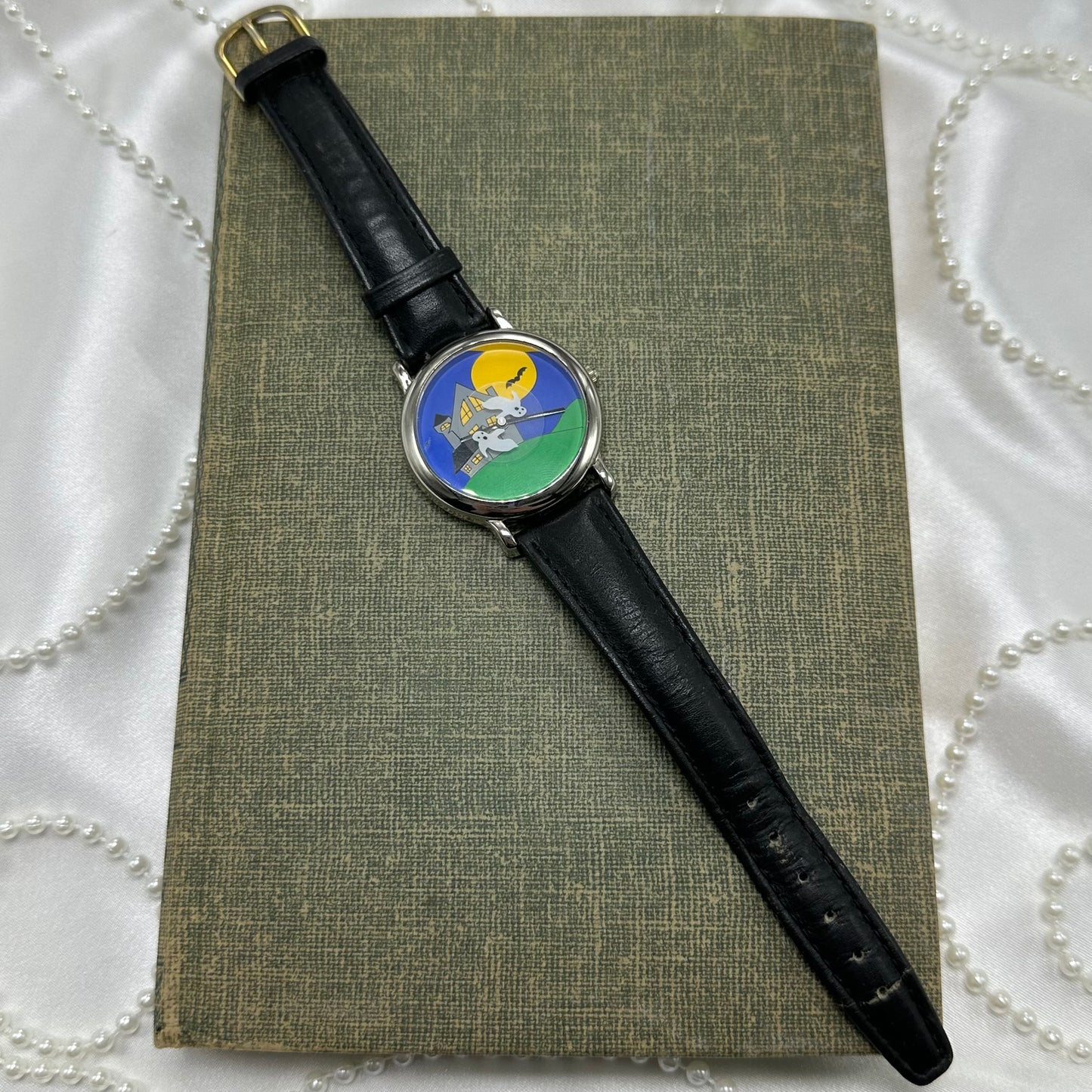 Unique Vintage Moving Ghosts Watch